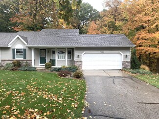 3760 Timber Creek Dr NW, Comstock Park, MI 49321