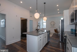 2940 W Thompson St Unit 401, Philadelphia, PA 19121