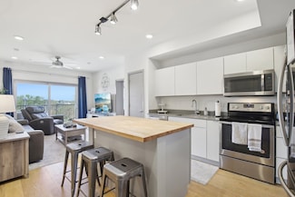 400 Herron Dr Unit 219, Nashville, TN 37210