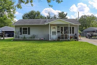 502 Mooreland Dr, Whiteland, IN 46184