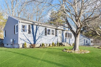 32 Anthony Dr, Cumberland, RI 02864