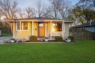 11 Stone Ave, North Aurora, IL 60542