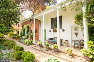 1647 Preston Rd, Alexandria, VA 22302