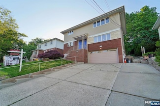 396 Oak St Unit 2, Ridgefield, NJ 07657