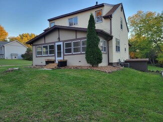 6087 45th St N, Saint Paul, MN 55128