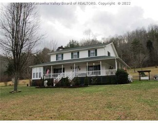 53 Batten Rd, Poca, WV 25159