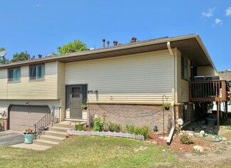 1667 Hickory Ln, Saint Paul, MN 55122