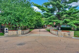 2507 SW College Ave, Topeka, KS 66611