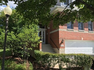 563 Linden Ct Unit 12, Geneva, IL 60134