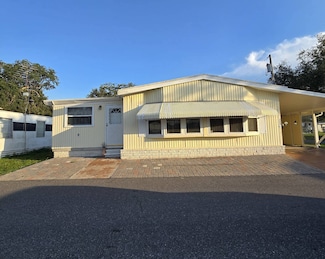 4648 Rollins St, Zephyrhills, FL 33542
