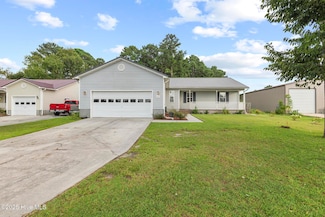 625 Queens Creek Rd, Hubert, NC 28539