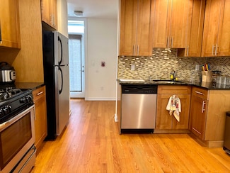 408 Grand St Unit 4L, Hoboken, NJ 07030
