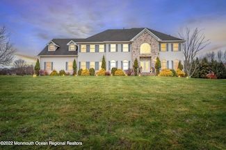 13 Randall Dr, Manalapan, NJ 07726