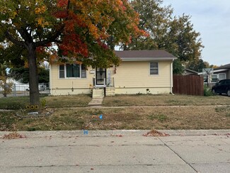 2403 S 12th St, Council Bluffs, IA 51501