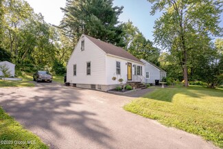 1114 10th Ave, Troy, NY 12182