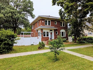 511 9th Ave, Brookings, SD 57006
