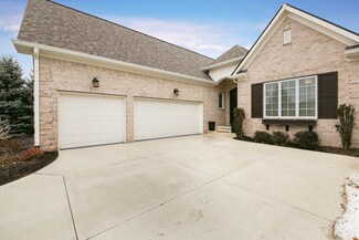 15153 Kampen Cir, Carmel, IN 46033