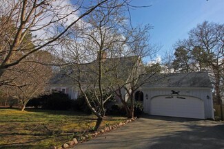 41 Knowlton Ln, Marstons Mills, MA 02648