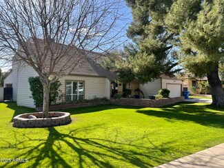 133 W Las Palmaritas Dr, Phoenix, AZ 85021