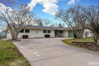 3906 Springbrook Dr, South Bend, IN 46614