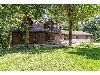 2967 Mineral City Zoar Rd NE, Bolivar, OH 44612