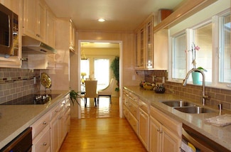 290 Howard Dr, Santa Clara, CA 95051