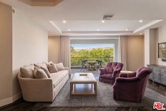 460 N Palm Dr Unit 403, Beverly Hills, CA 90210