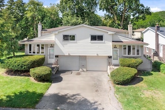 1704 N Drury Ln, Arlington Heights, IL 60004