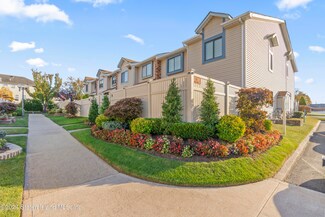 58 Gina Ct Unit 300, Staten Island, NY 10314