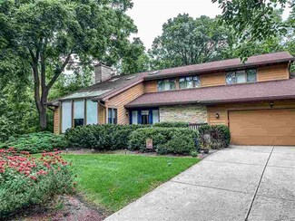 6130 Old Middleton Rd, Madison, WI 53705