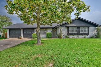 507 Sandra Dr, Brenham, TX 77833