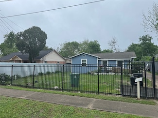5526 Bunte St, Houston, TX 77026
