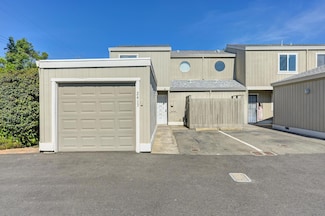 2413 Post Oak Ln, Sacramento, CA 95825
