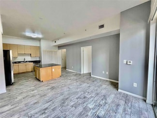 388 E Ocean Blvd, Long Beach, CA 90802