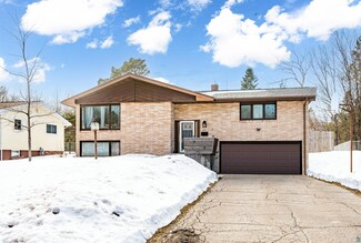 2015 Dunedin Ave, Duluth, MN 55803
