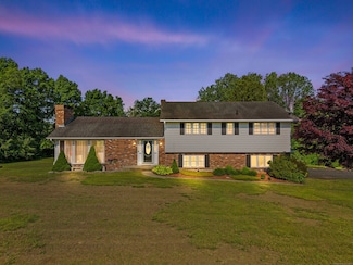 2 Marion Ln, Canterbury, CT 06331