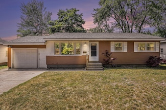 1553 Greenwich Rd, Muskegon, MI 49441