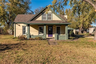 303 W Bridge St, Perry, KS 66073