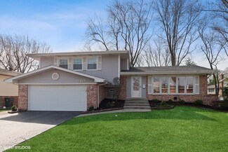 907 E Valley Ln, Arlington Heights, IL 60004