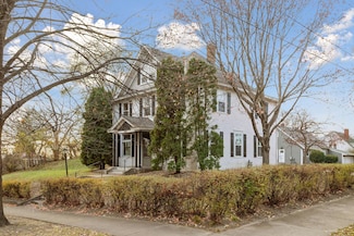 2470 Beverly Rd, Saint Paul, MN 55104