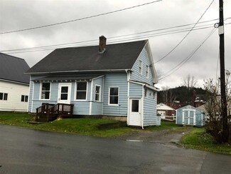 8 Merrill St, Colebrook, NH 03576