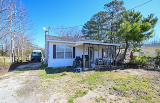 407 Iris Bryant Rd, Dunn, NC 28334
