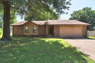 1103 W Hot Springs Ct, Broken Arrow, OK 74011