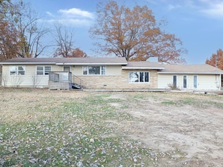 111 Maple St, Exeter, MO 65647