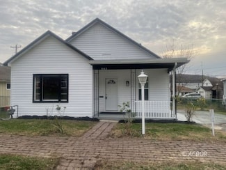 943 Walnut St, Nelsonville, OH 45764