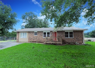4617 Mary Ave, Godfrey, IL 62035
