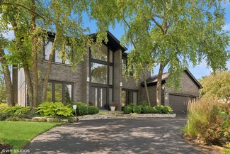 10 Crestview Dr, Deerfield, IL 60015
