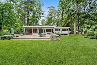 32 Moon Hill Rd, Lexington, MA 02421
