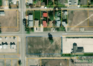 705 4th St W, Hardin, MT 59034