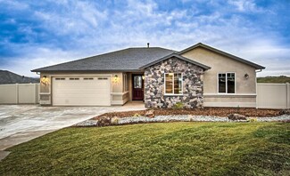 6033 Fallworth Dr, Redding, CA 96003